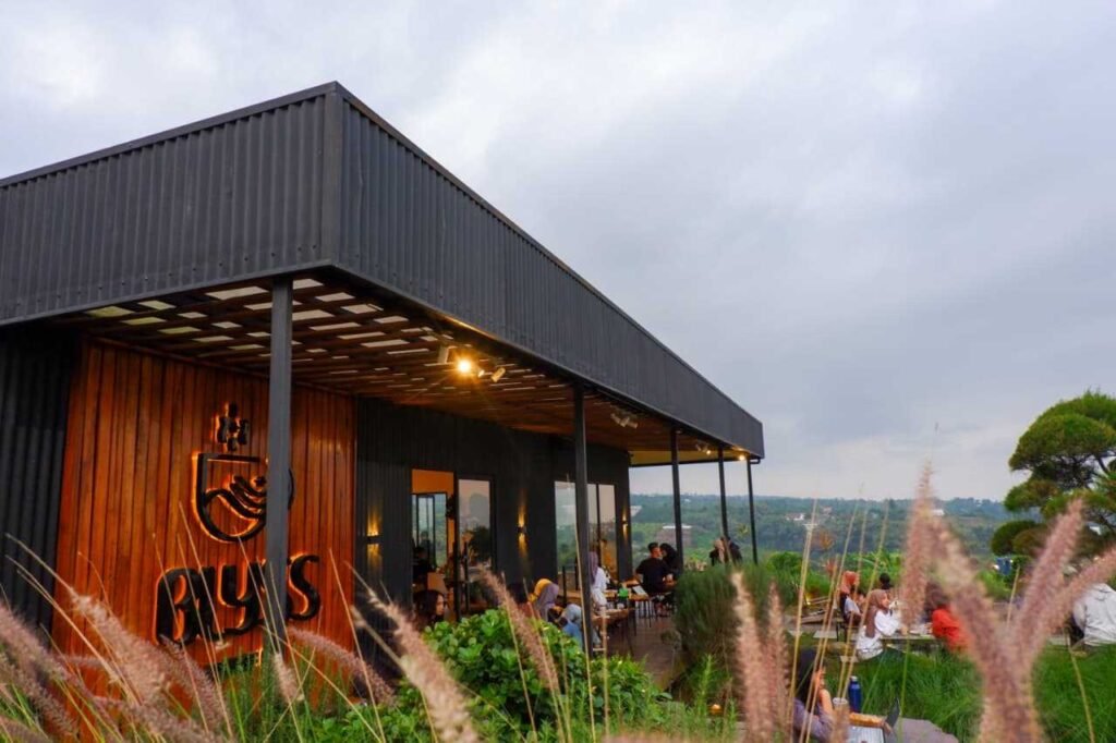 Blyss Cafe Batu: Sensasi Ngopi Sambil Menikmati Sunrise
